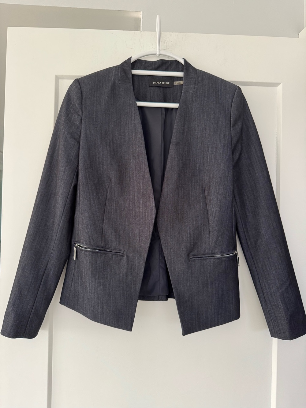 IVANKA TRUMP Women's Charcoal Open Front Blazer Jacket. Fully lined. Size 2 (S)